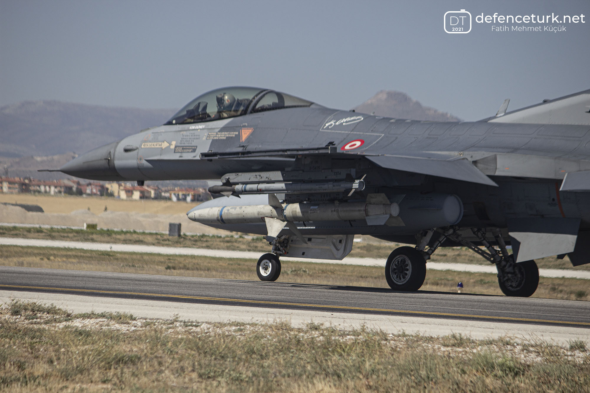 F 16 Savas Ucagi Turkiye 13 Agm 88 Harm (1)