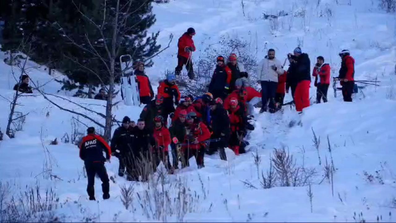 Palandöken'de çığ düştü - Bengü Türk