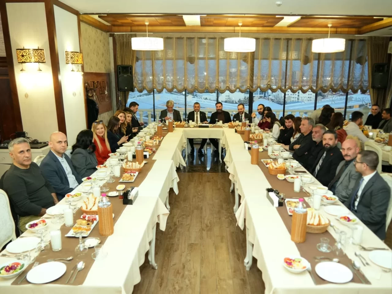 1383 Mhp Ankara Il Baskanligindan Basin Mensuplarina Iftar Yemegi