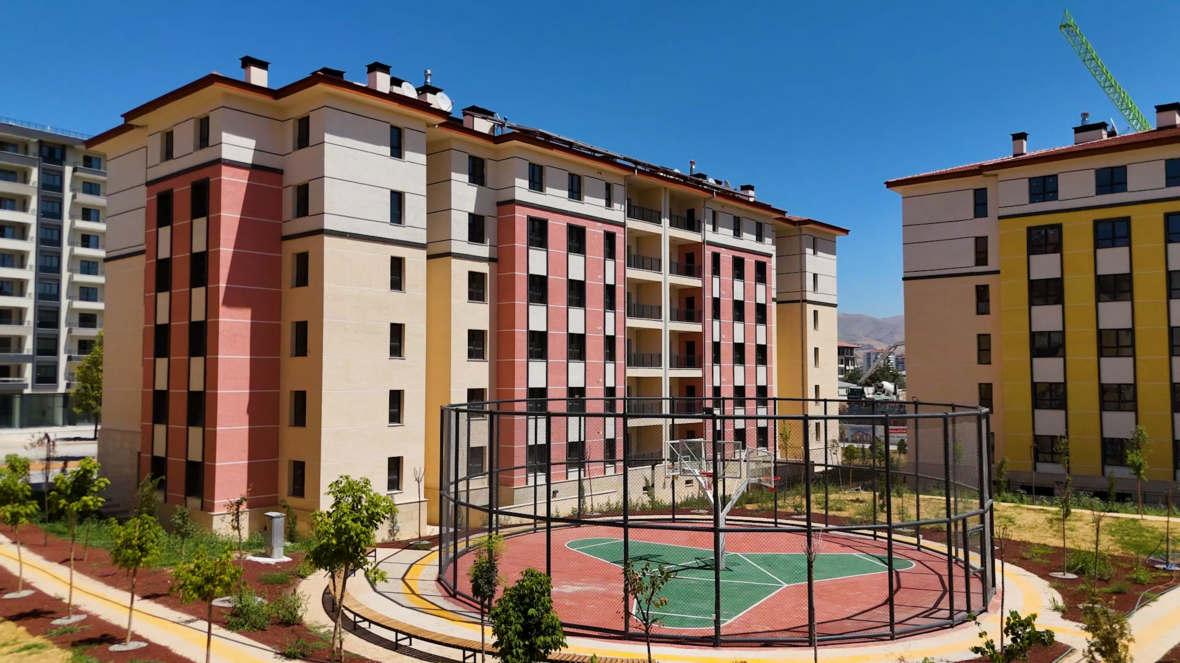 Malatya Yakinca Mahallesi̇ .00 12 51 05.Still011