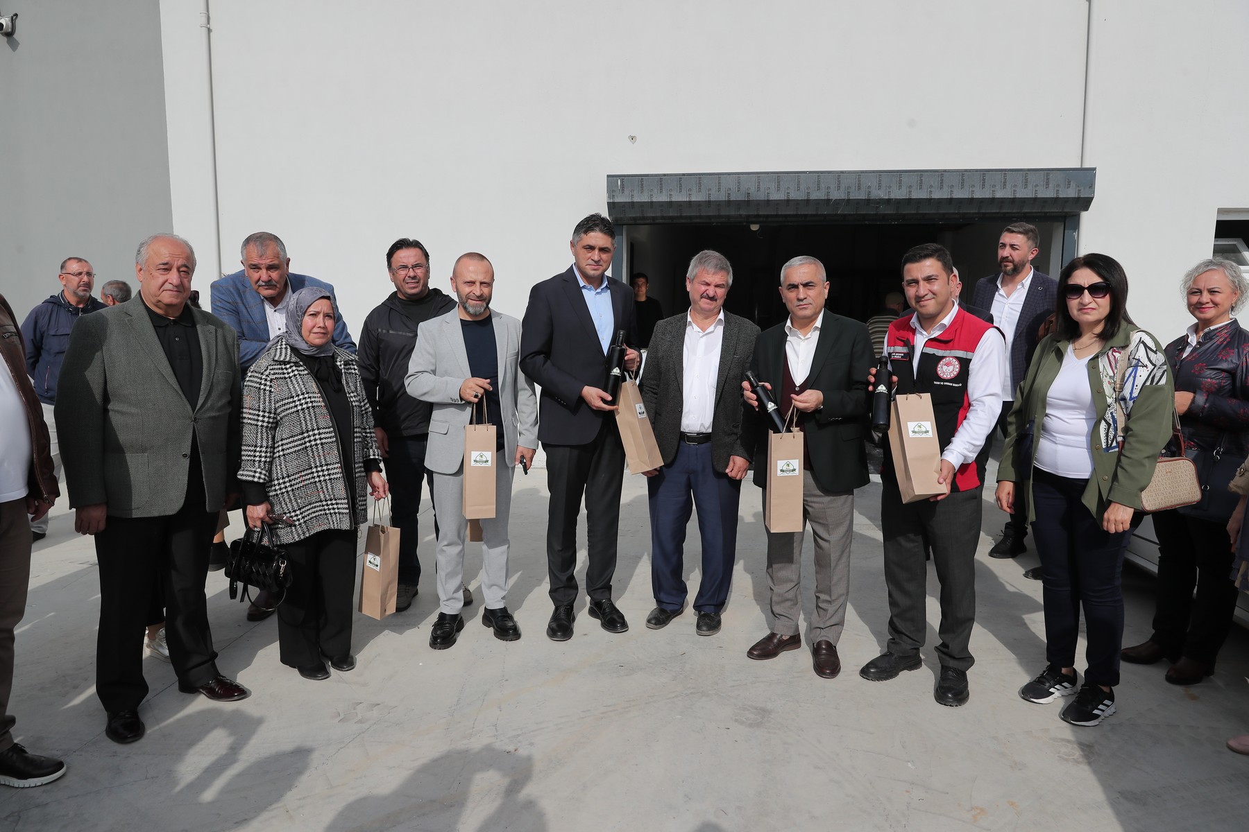 7 Aliaga’da Zeytinin Bereketi 4.Zeytin Hasat Senligi’nde Kutlandı