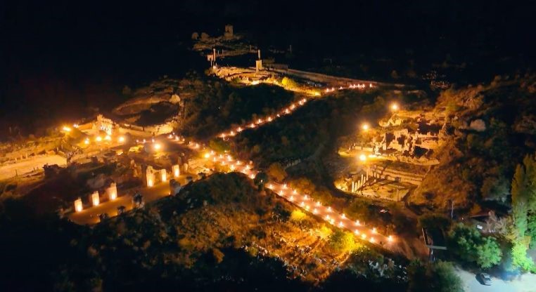 Gece müzeciliğine hazırlanan antik kent dron ile havadan görüntülendi.