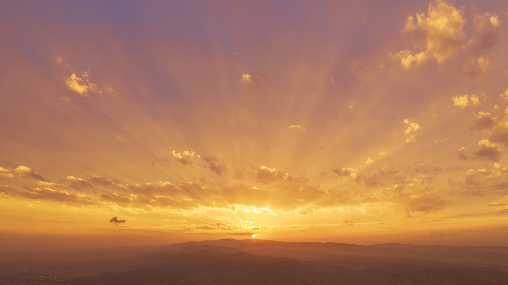Kırıkkale'de gün batımı görsel şölen oluşturdu