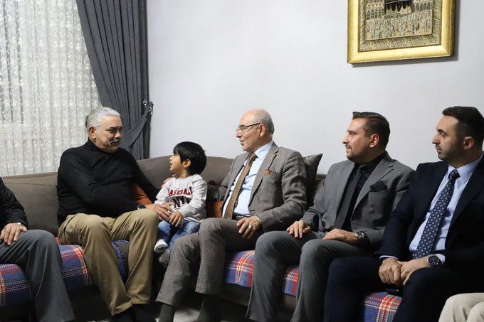 G4Q V96U Wc A A Cb N Z