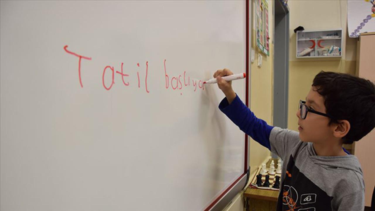 Tatil Basliyor Aa 2060234-1