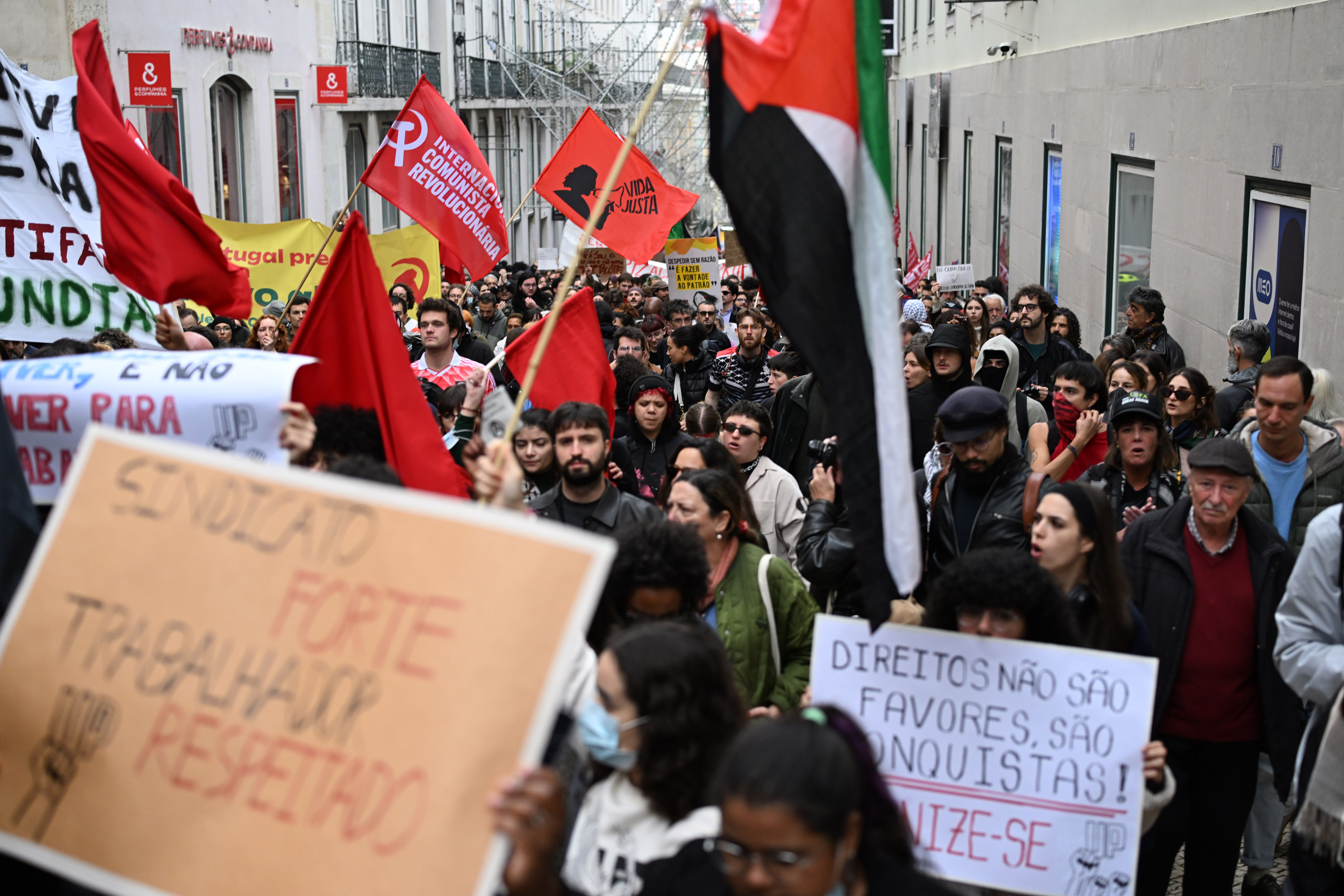 A A 20251211 39957837 39957834 P O