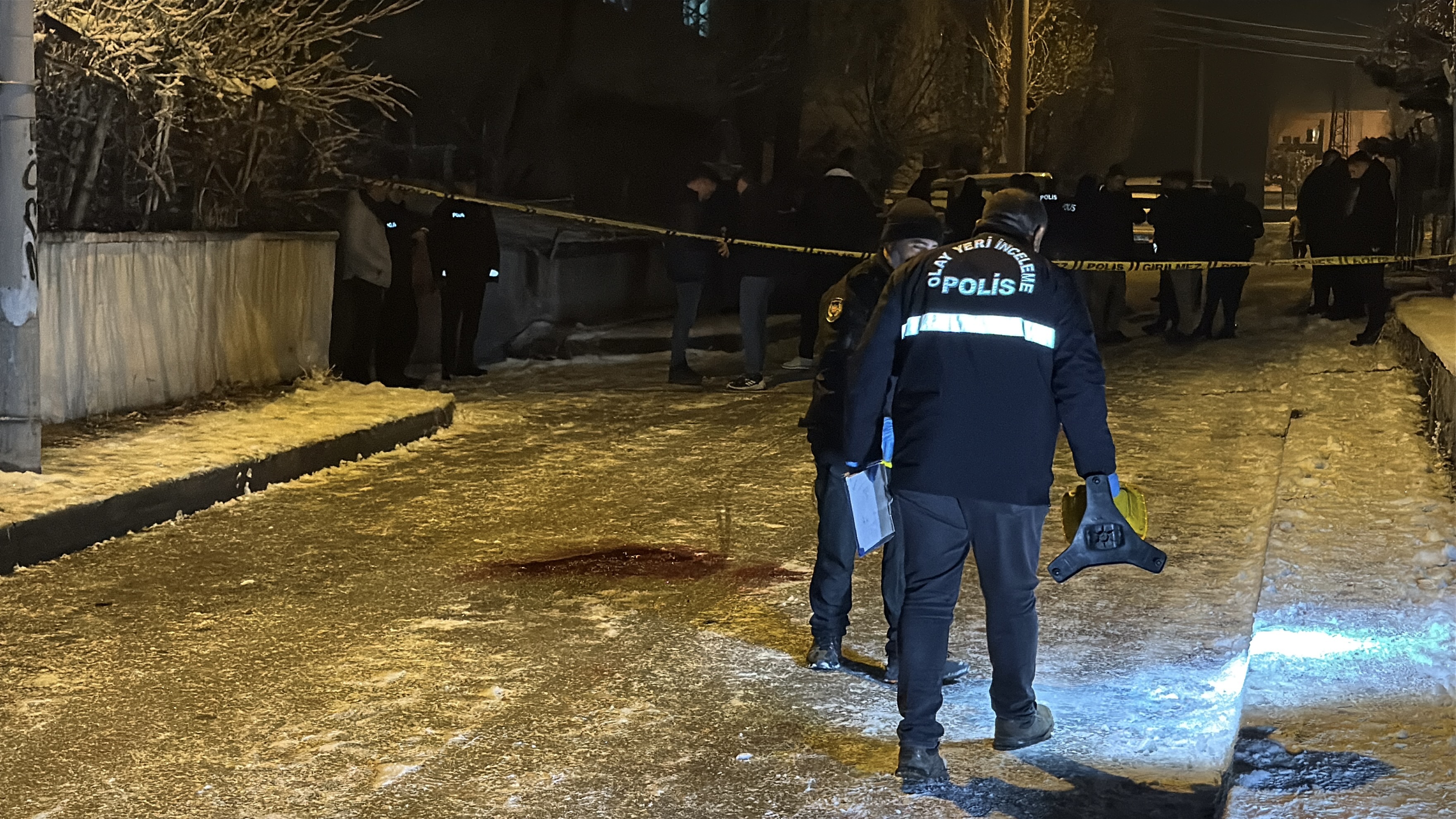 Erzurum’da silahlı saldırıya uğrayan bir genç yaşamını yitirdi