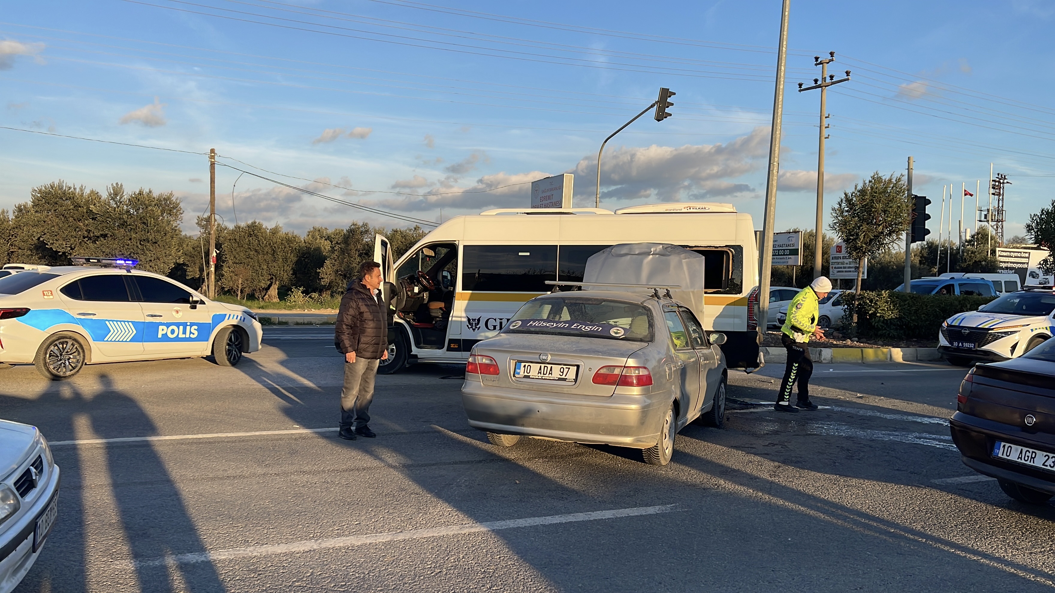 A A 20251215 39988704 39988700 B A L I K E S I R D E O G R E N C I S E R V I S M I N I B U S U Y L E O T O M O B I L I N C A R P I S T I G I K A Z A D A 8 K I S I Y A R A L A N D I