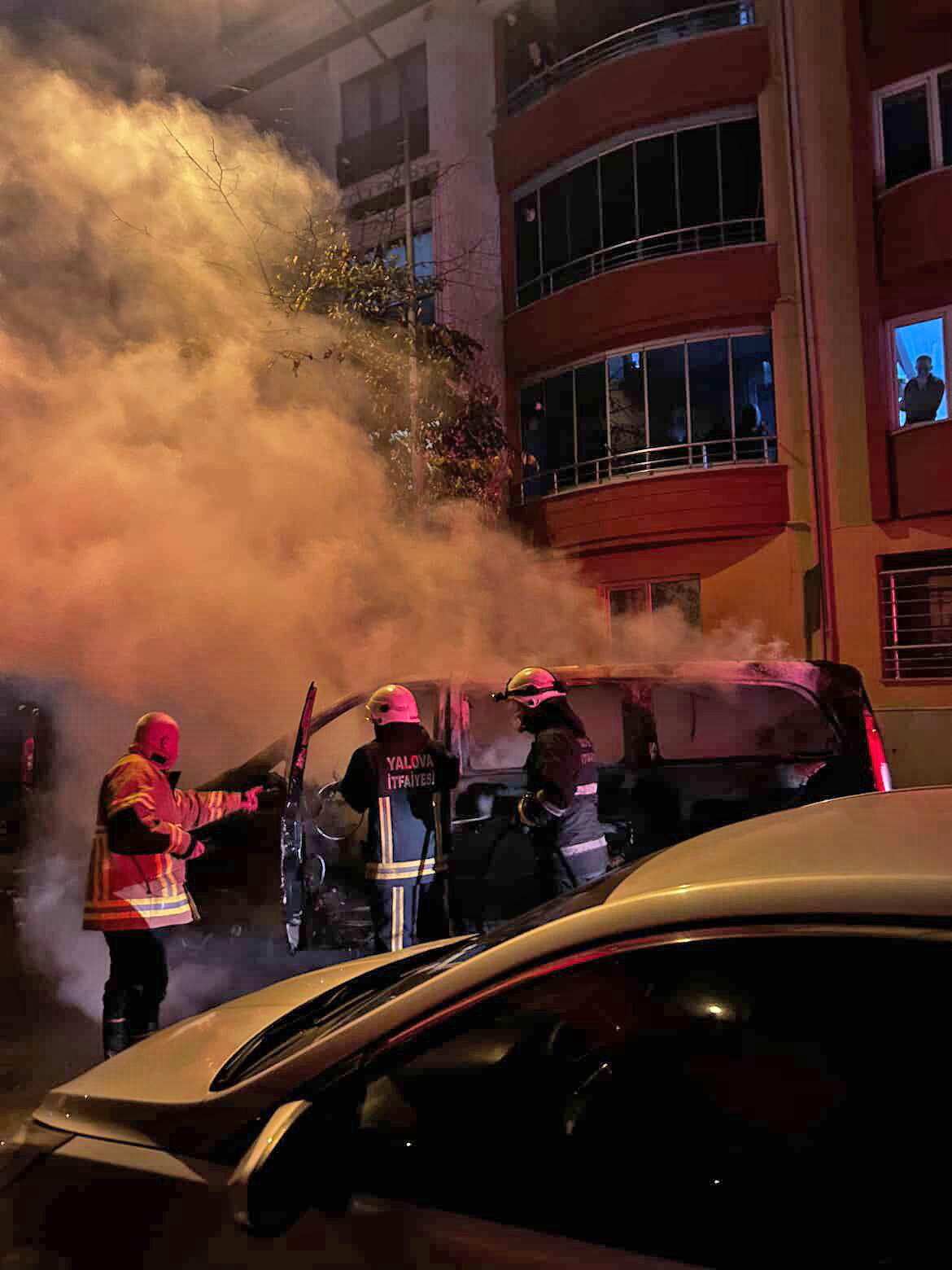 A A 20251218 40019468 40019465 Y A L O V A D A P A R K E D I L D I G I A N D A Y A N A N M I N I B U S I L E 3 A R A C Z A R A R G O R D U