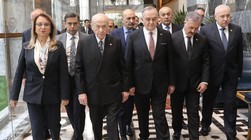 MHP Lideri Devlet Bahçeli TBMM'de bütçe görüşmelerinin son oturumunu takip etti