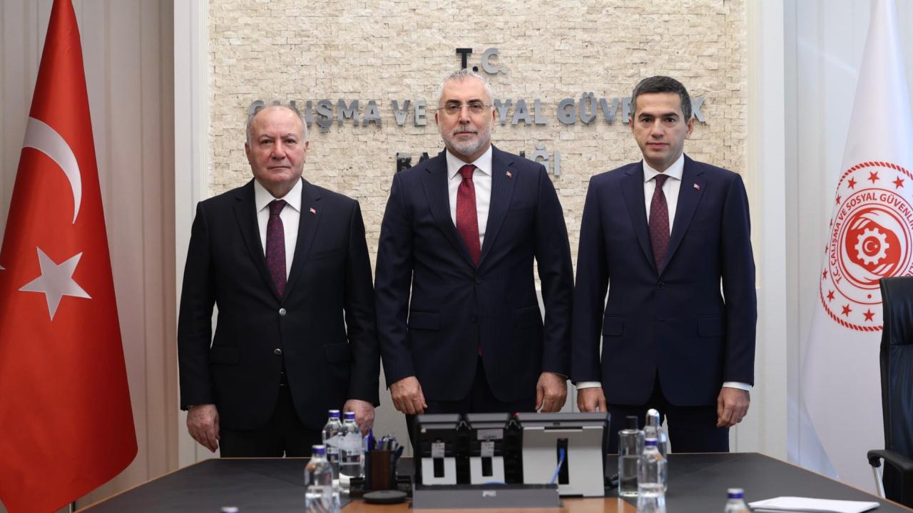 Asgari ücrette ilk toplantı sonrası Işıkhan'dan açıklama: Çalışanlarımızın gelirlerini koruyacağız