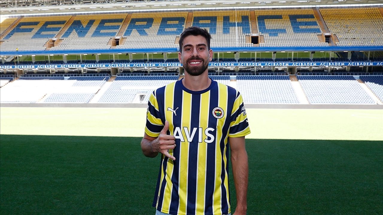 Fenerbahçe, Brezilyalı futbolcu Luan Peres ile 3 yıllık sözleşme imzaladı