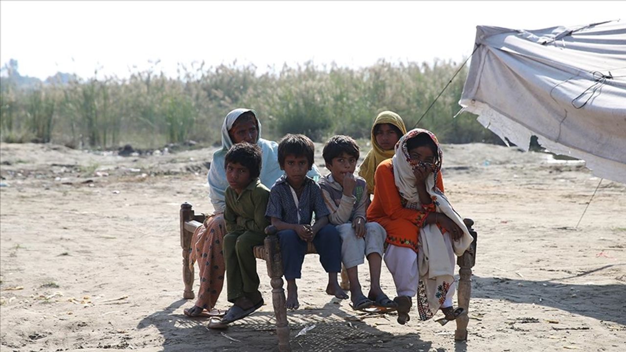 Pakistan'da kış, zor durumdaki selzedelerin mağduriyetini artırdı