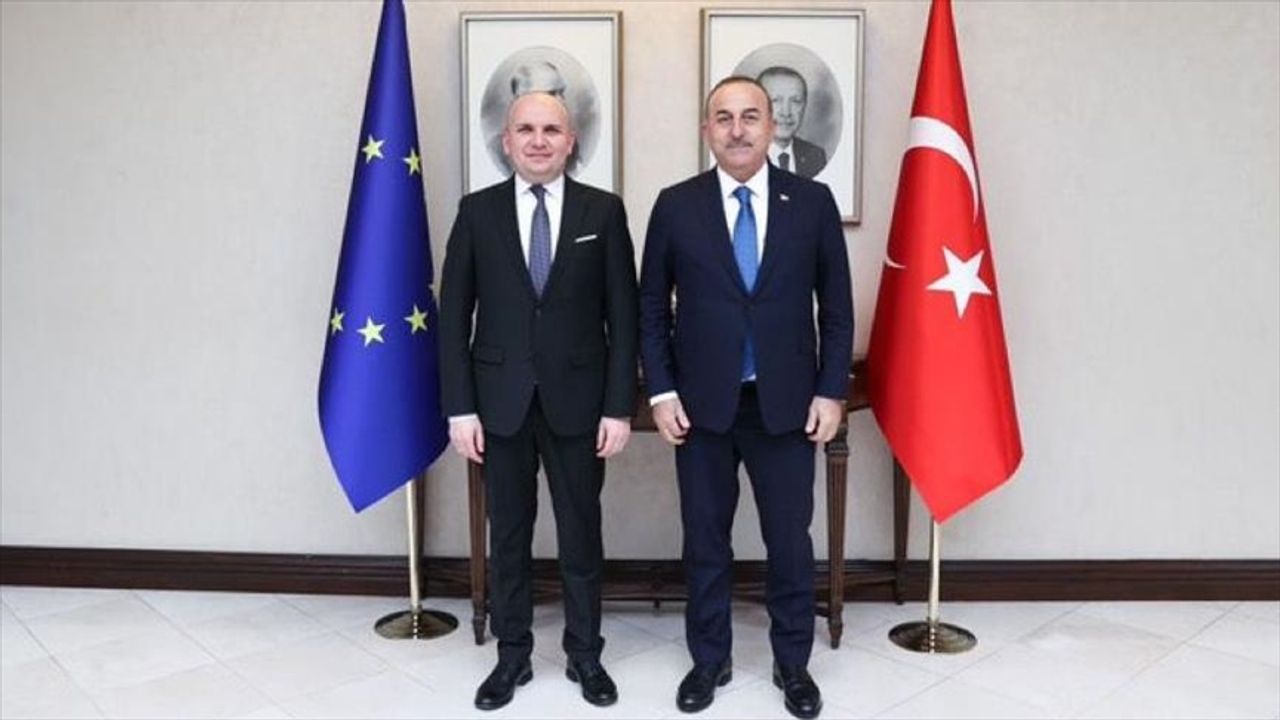 Bakan Çavuşoğlu, Avrupa Parlamentosu Üyesi İlhan Küçük ile bir araya geldi