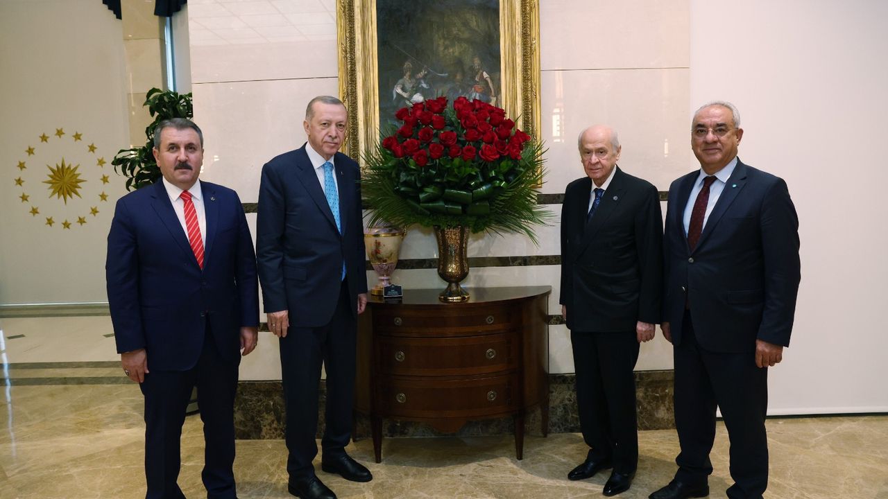 MHP Liderinden Cumhurbaşkanı Erdoğan'a geçmiş olsun ziyareti