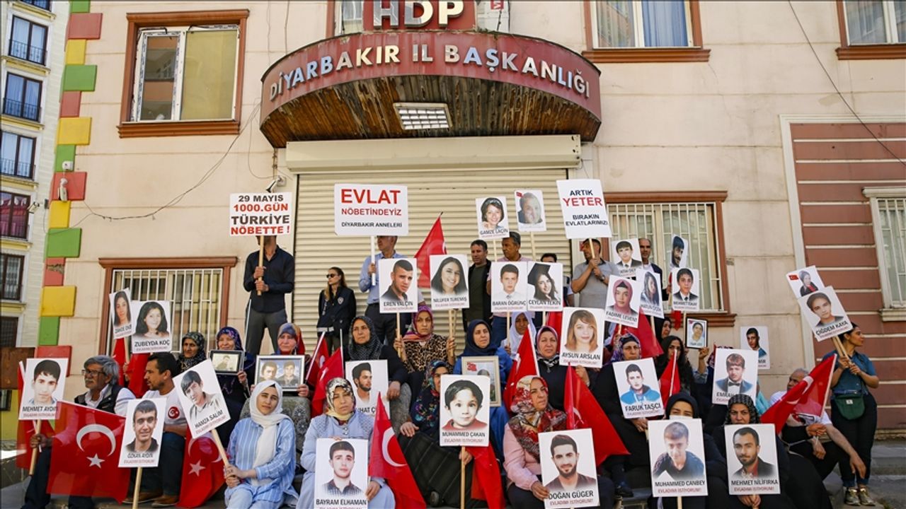 Diyarbakır'da evlat nöbeti devam ediyor