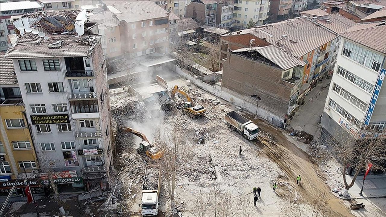 Malatya Valiliğinden hasarsız ya da az hasarlı binalarla ilgili açıklama