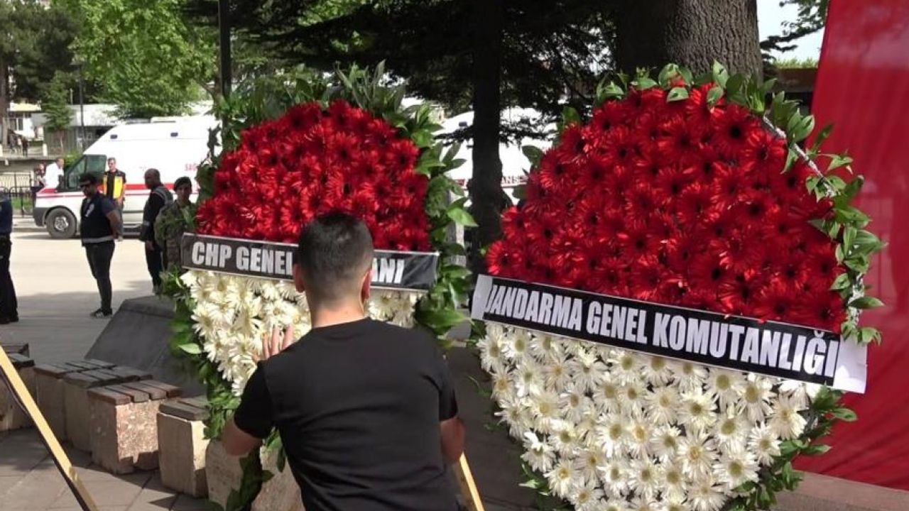 Şehit cenazesinde Kılıçdaroğlu ve Akşener'e büyük tepki: Çelengi yere atıp parçaladılar!