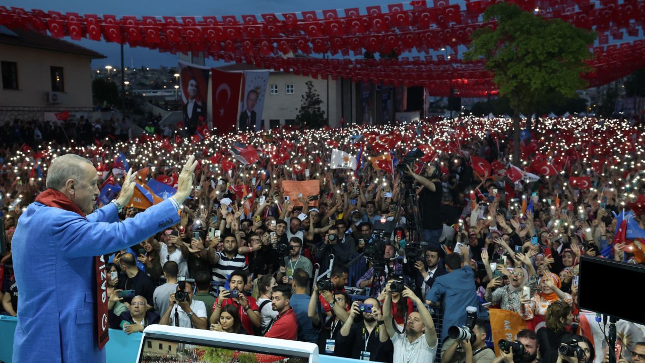 Cumhurbaşkanı Erdoğan: "Sırf aç gözlülükle fahiş fiyat artışı yapanların ümüğünü sıkacağız"