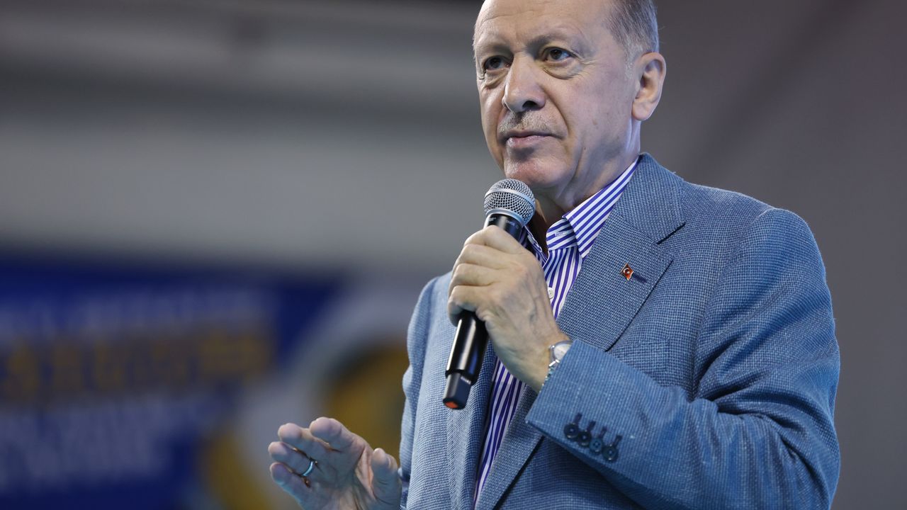 Cumhurbaşkanı Erdoğan: Milletimiz iktidara giden yolu Kandil’de ve Pensilvanya’da arayanlara kırmızı kart göstermiştir