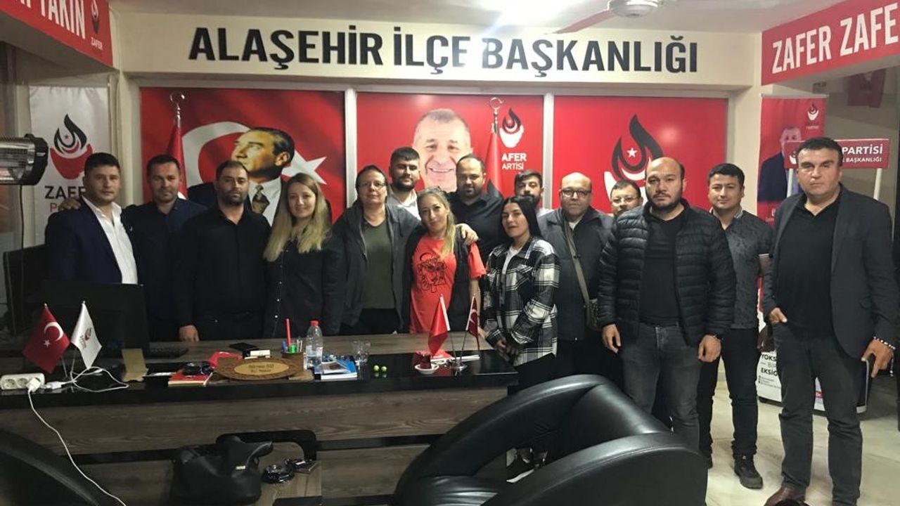 Manisa'da Zafer Partisi Alaşehir İlçe Teşkilatı istifa etti