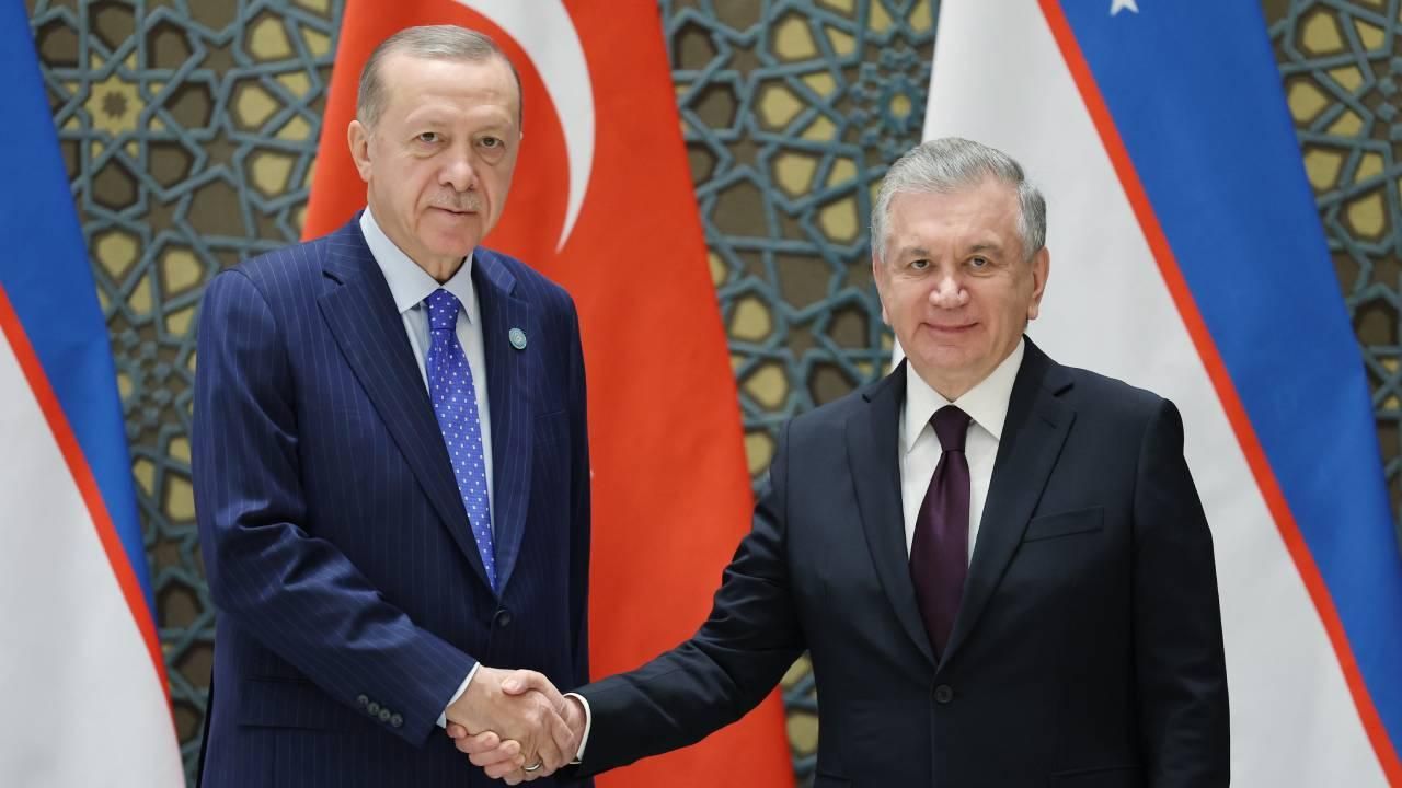 Özbekistan Cumhurbaşkanı Mirziyoyev, Cumhurbaşkanı Erdoğan’ı kutladı