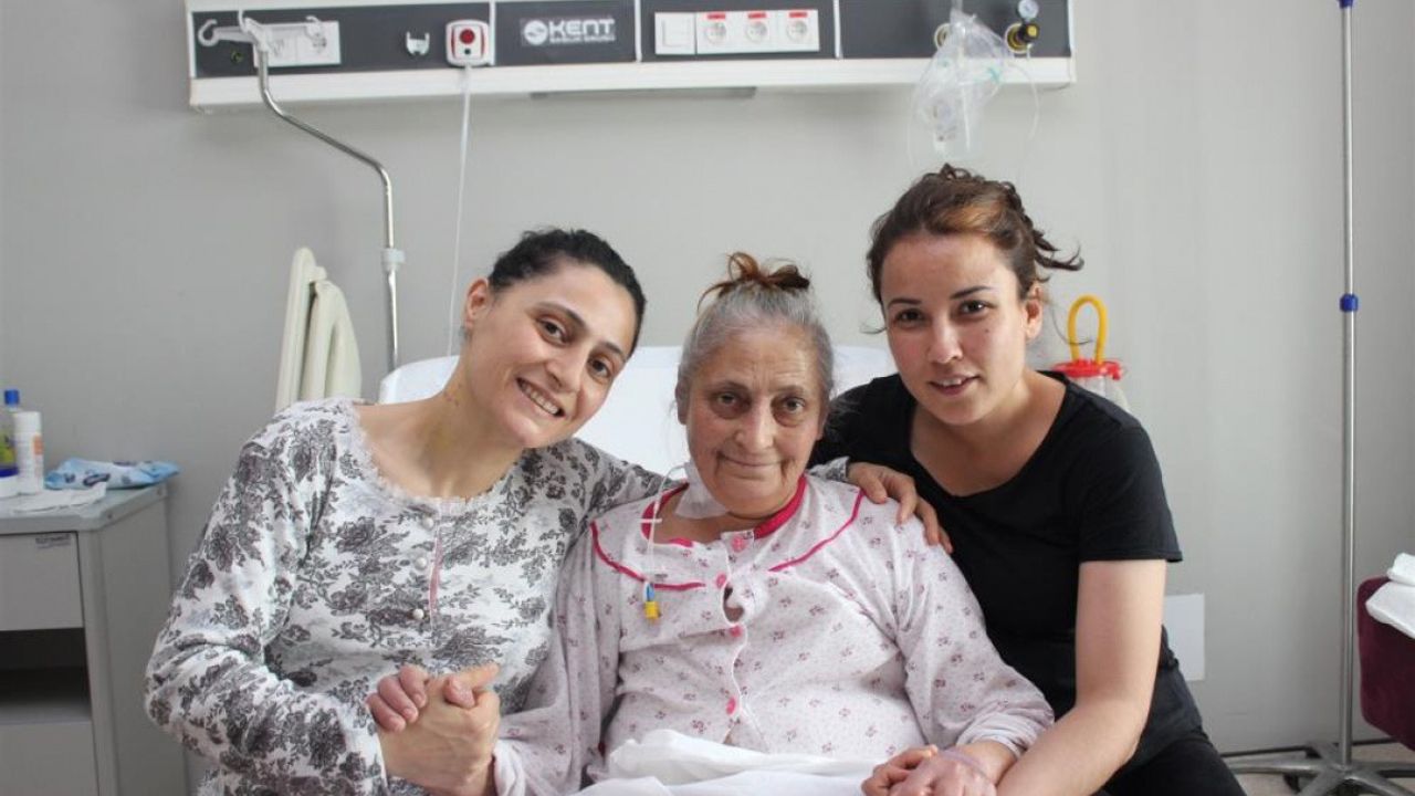 İzmir'de hastanede unutulmaz Anneler Günü