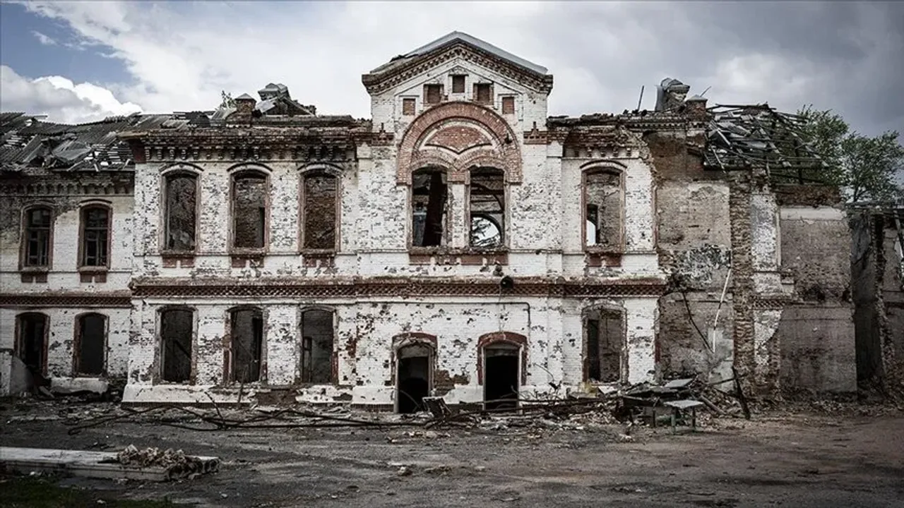 Harkiv'de savaşta zarar gören yerleşim yerlerinde yaşam mücadelesi
