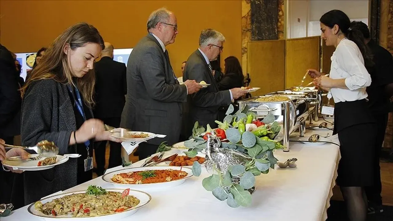 Paris'teki OECD merkezinde Türk Mutfağı ve Hatay Lezzetleri Tanıtıldı