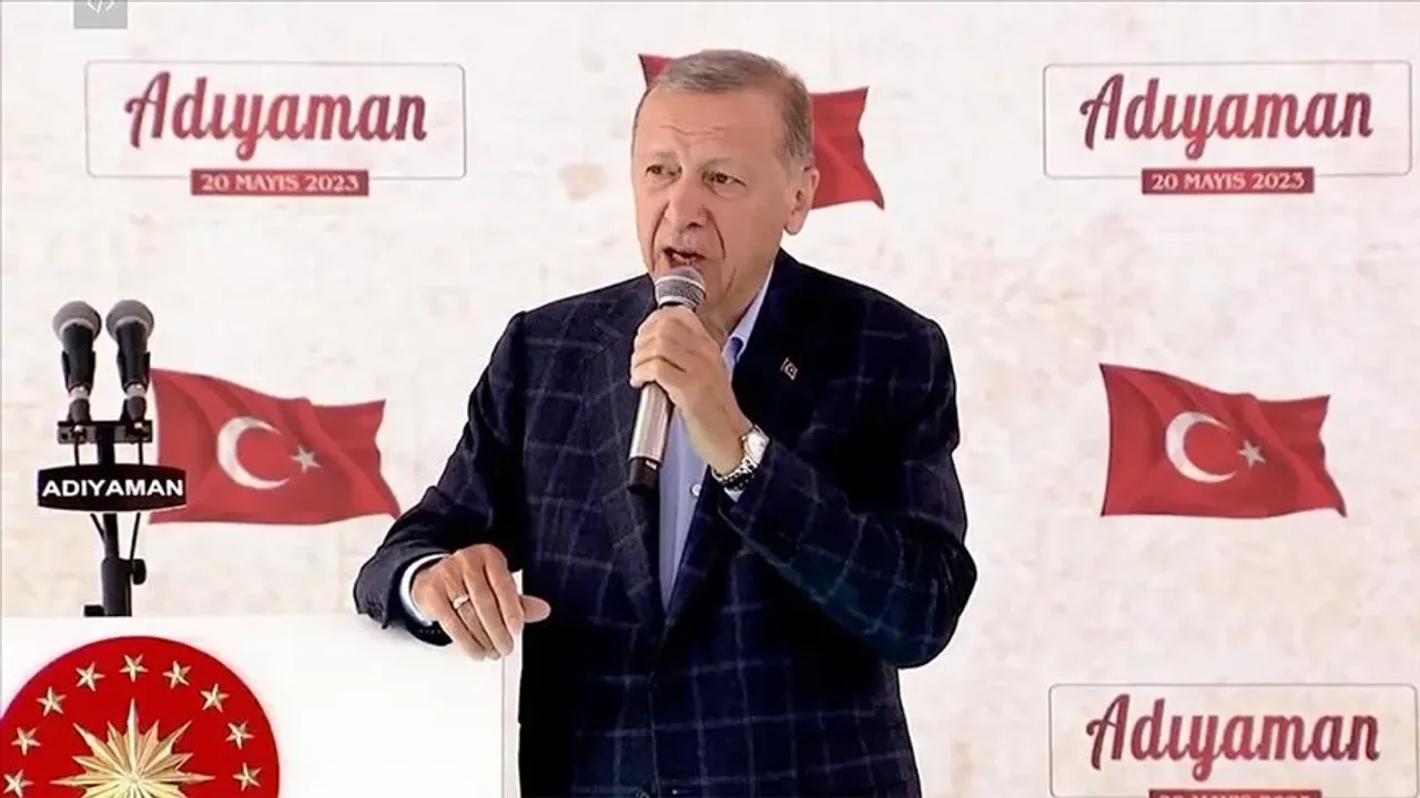 Cumhurbaşkanı Erdoğan: Evi kullanılamaz hale gelen son vatandaşımızı yeni yuvasına kavuşturana kadar çalışacağız