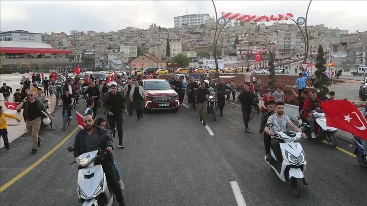 Gaziantep'te açılışı yapılan Boğaziçi Bulvarı'nın test sürüşü Togg ile yapıldı