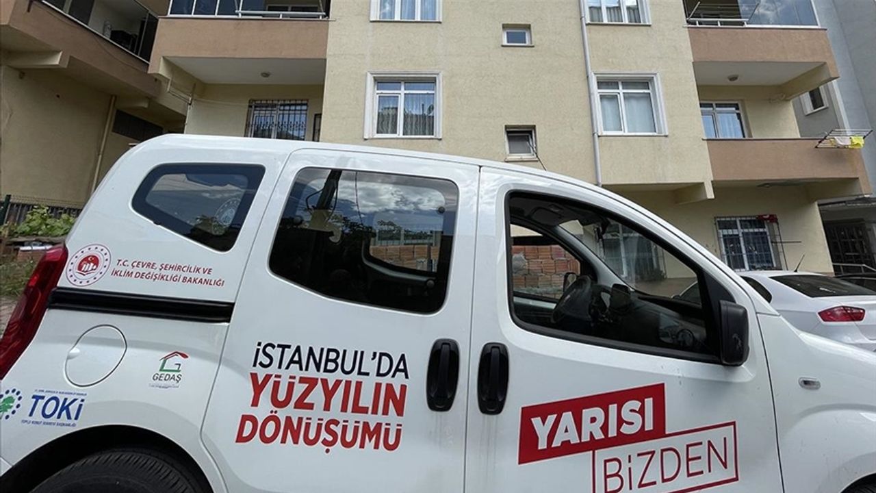 İstanbul'da "Kentsel Dönüşümde Yarısı Bizden Kampanyası"nda binalar inceleniyor
