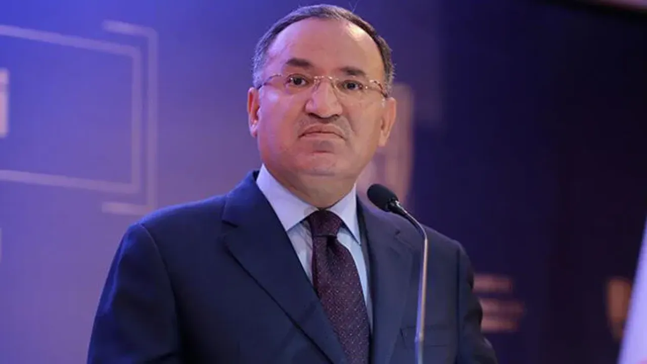 Adalet Bakanı Bozdağ: Değişmesi gereken iktidar değil muhalefettir