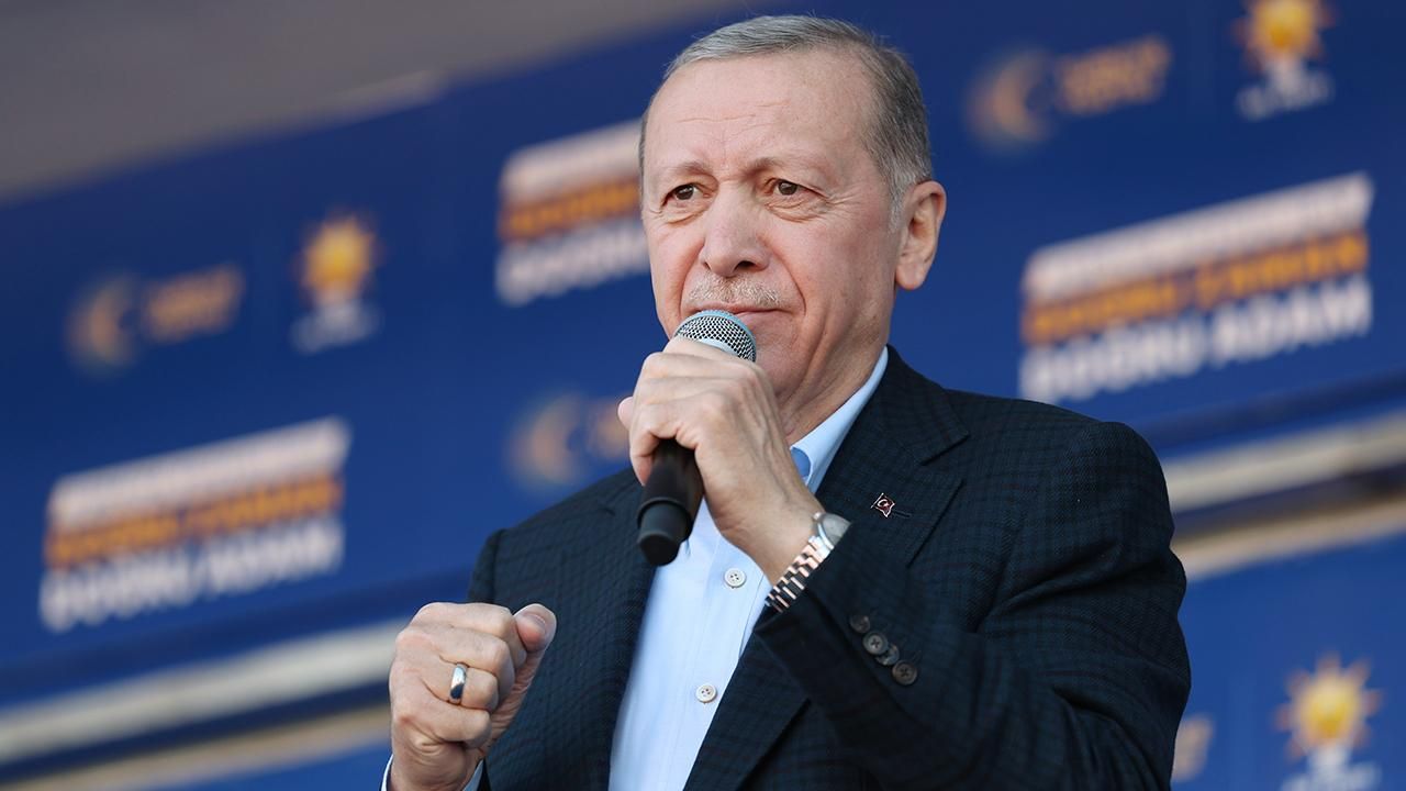 Cumhurbaşkanı Erdoğan: Benim milletim teröristlerle el ele olanlara yarın 'yürü' demeyecektir