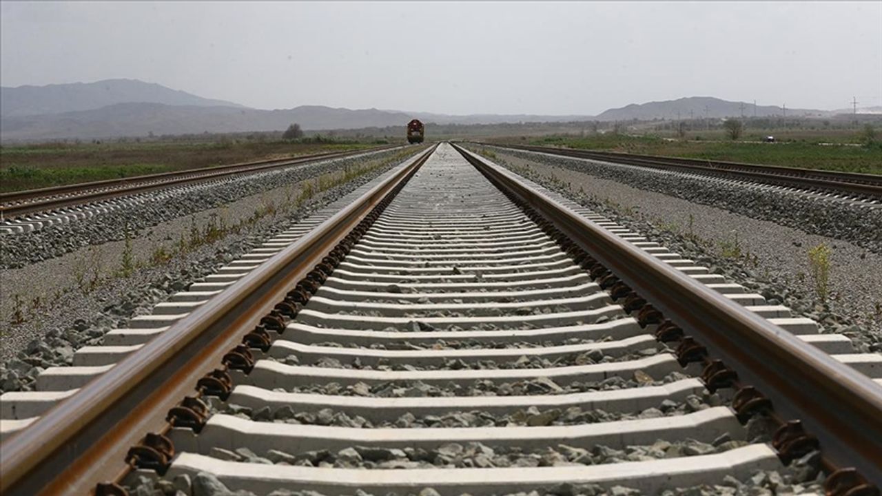 Ermenistan, demir yollarının açılması konusunda Azerbaycan'la mutabakata varıldığını açıkladı