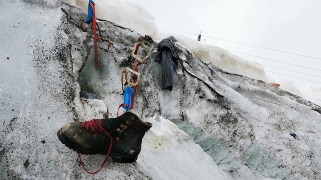 Eriyen buzul, 1980'lerden beri kayıp olan dağcının cesedini ortaya çıkardı