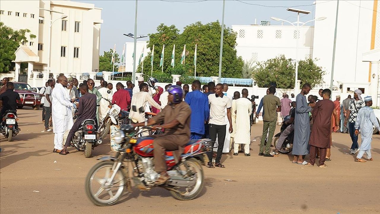 Nijer'deki bazı bakanlar askeri cunta tarafından gözaltına alındı