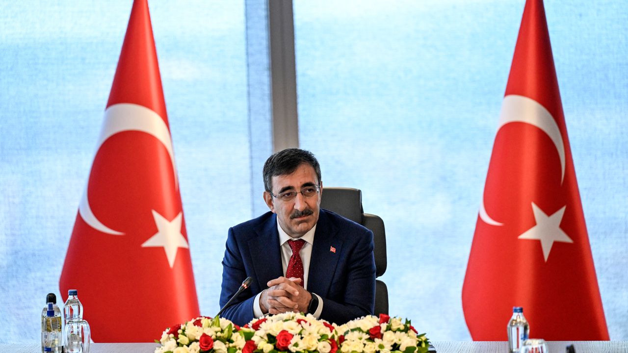 Cumhurbaşkanı Yardımcısı Yılmaz, İstanbul'da finans dünyası temsilcileriyle bir araya geldi: