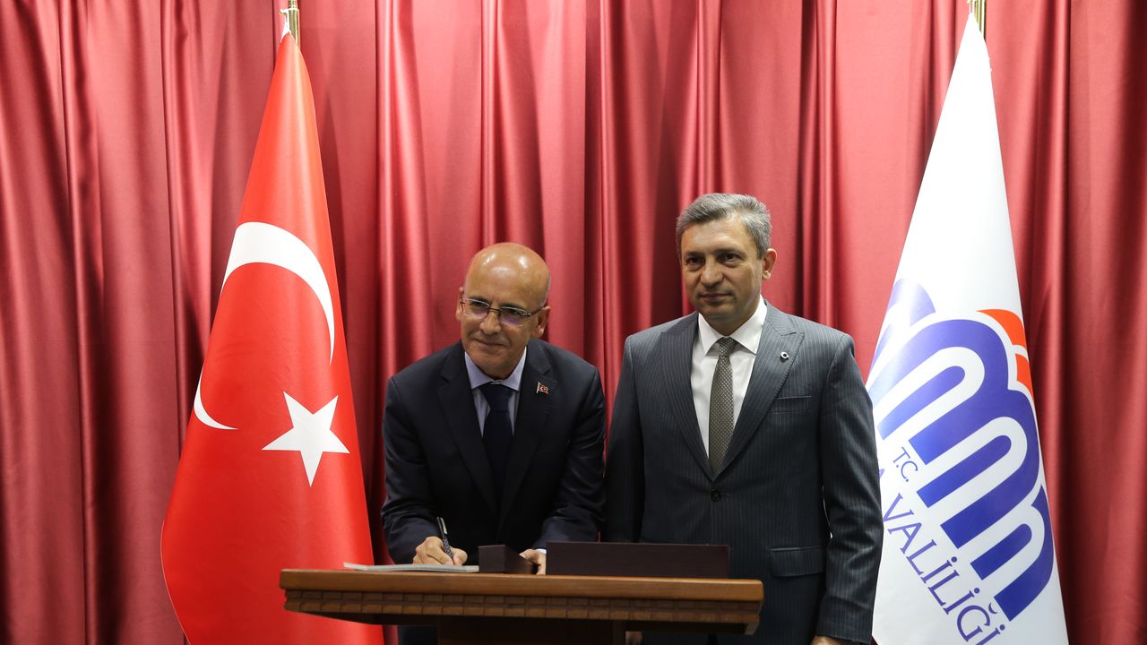 Hazine ve Maliye Bakanı Şimşek, Malatya'da ziyaretlerde bulundu