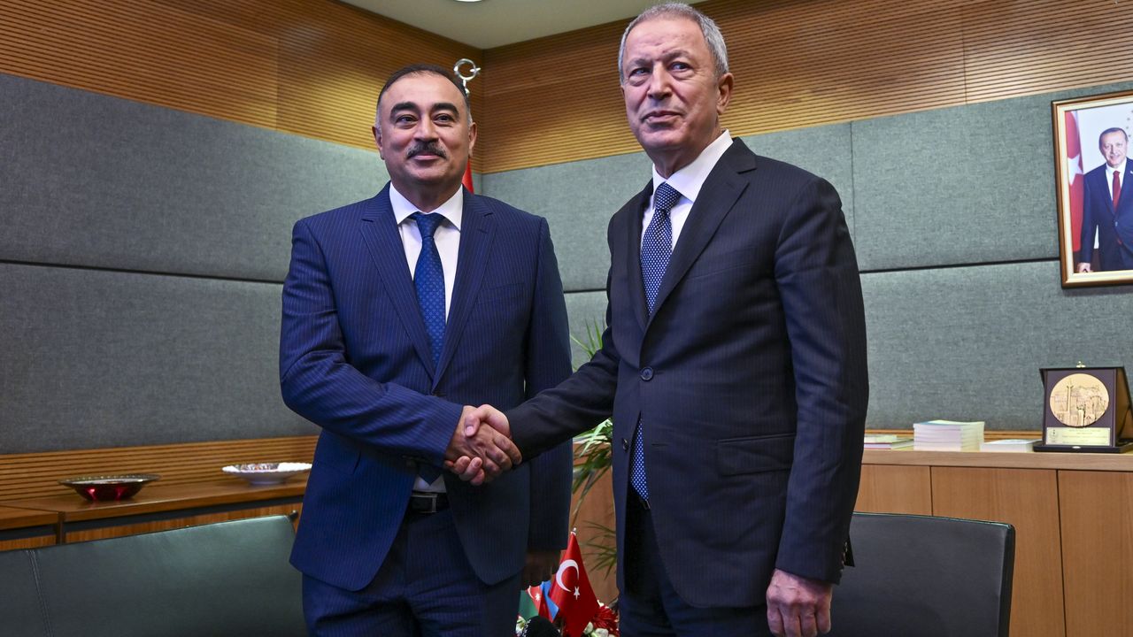 Milli Savunma Komisyonu Başkanı Akar, Azerbaycan'ın Ankara Büyükelçisi Memmedov'u kabul etti