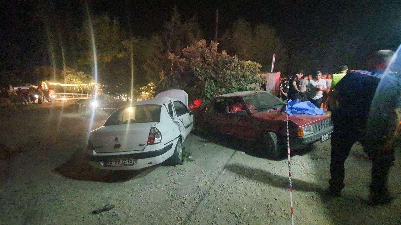 Manisa'daki trafik kazasında 3 kişi hayatını kaybetti