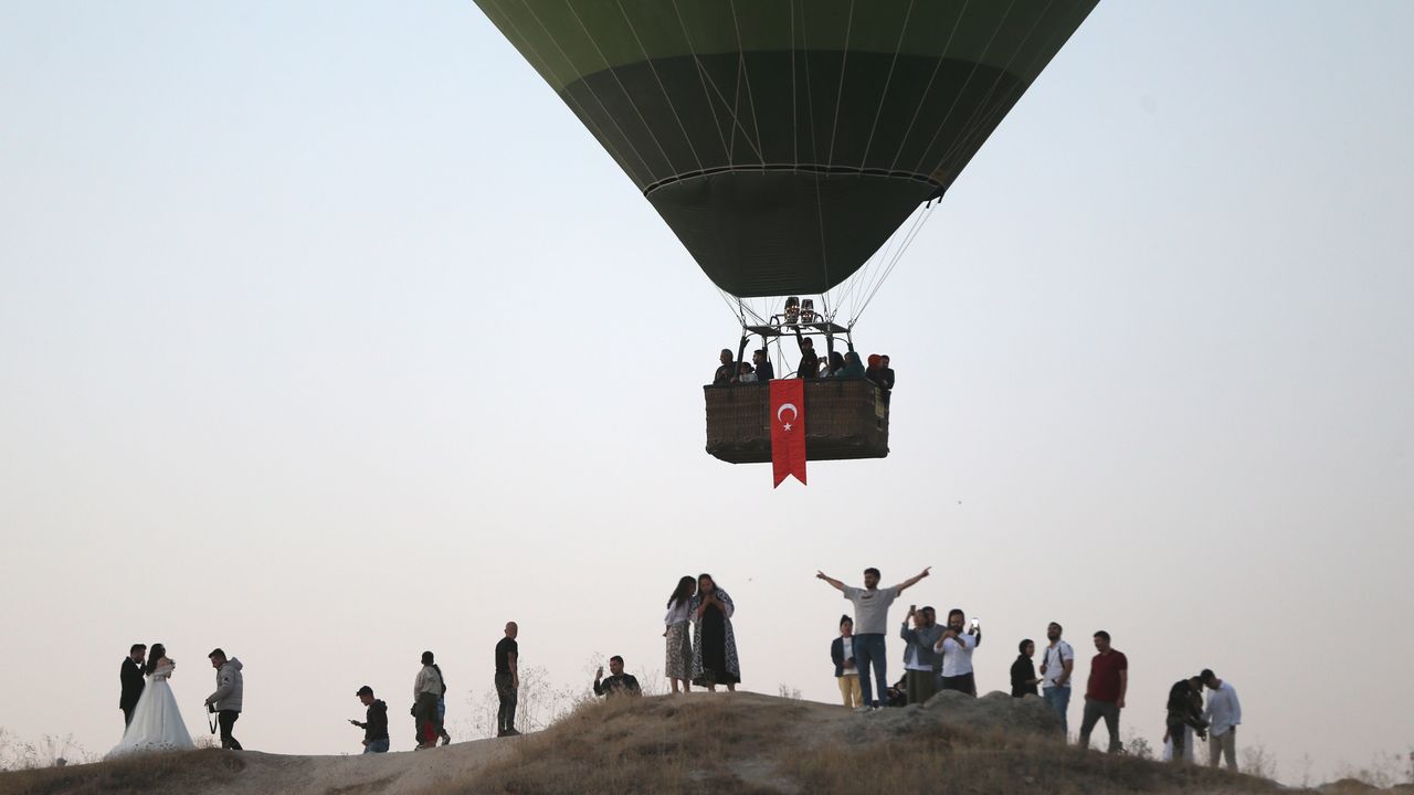 Kapadokya'da sıcak hava balon turları hafta sonuna ertelendi