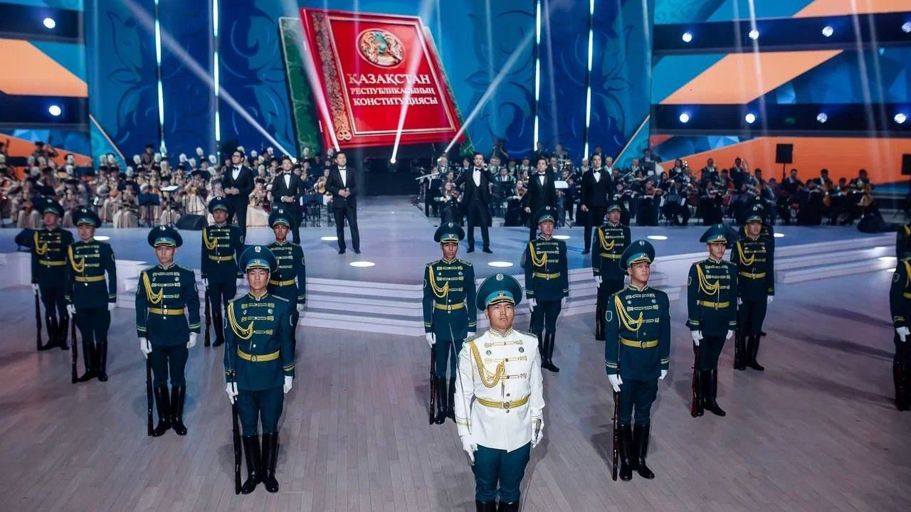 Kazakistan'da Anayasa Günü kutlanıyor
