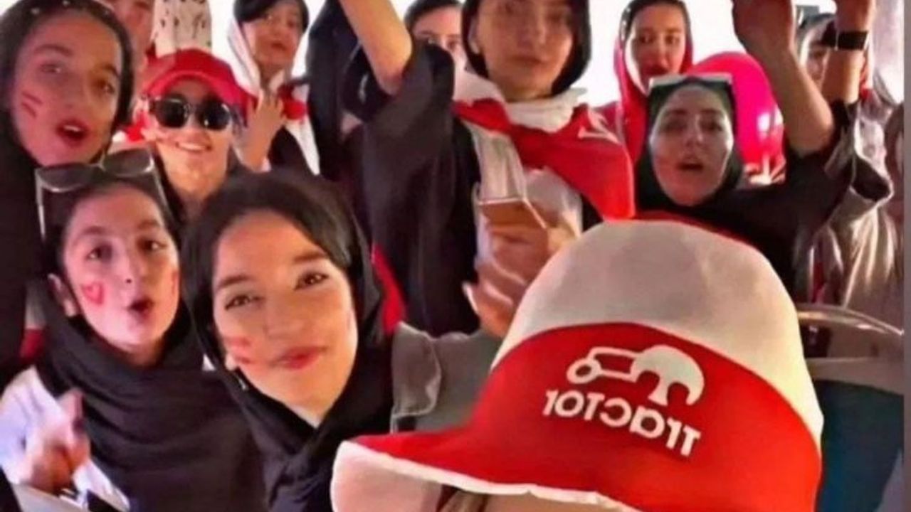 Traktör Tebriz taraftarı kadınlardan Bozkurt mesajı
