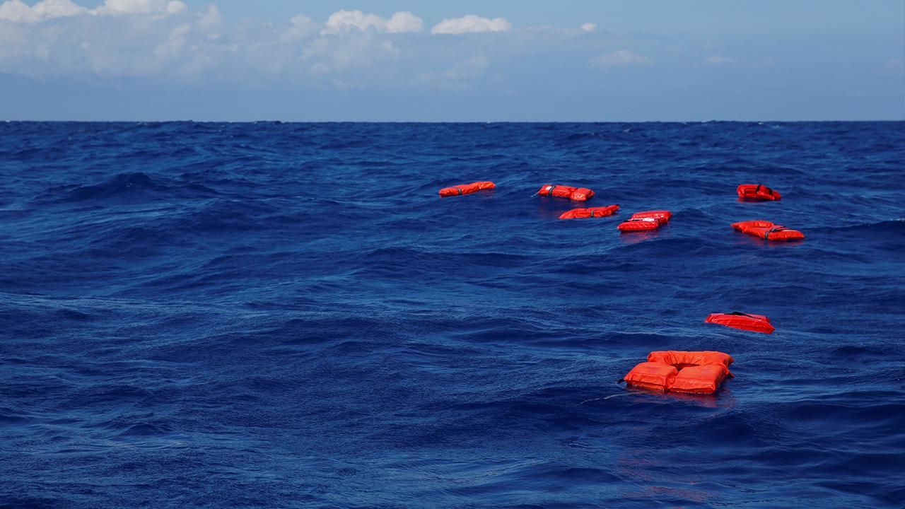 İtalyan adası açıklarında göçmen teknesi battı: 41 ölü