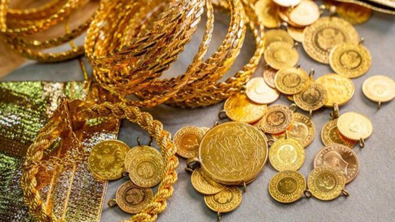 Altının gram fiyatı 1.662 lira seviyesinden işlem görüyor - Çeyrek altın 2.730 lira, Cumhuriyet altını 11.020 liradan sa