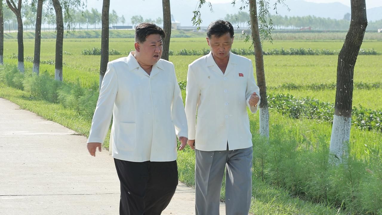 Kuzey Kore lideri Kim, başbakanı sel felaketlerinde "sorumsuz" davranmakla suçladı