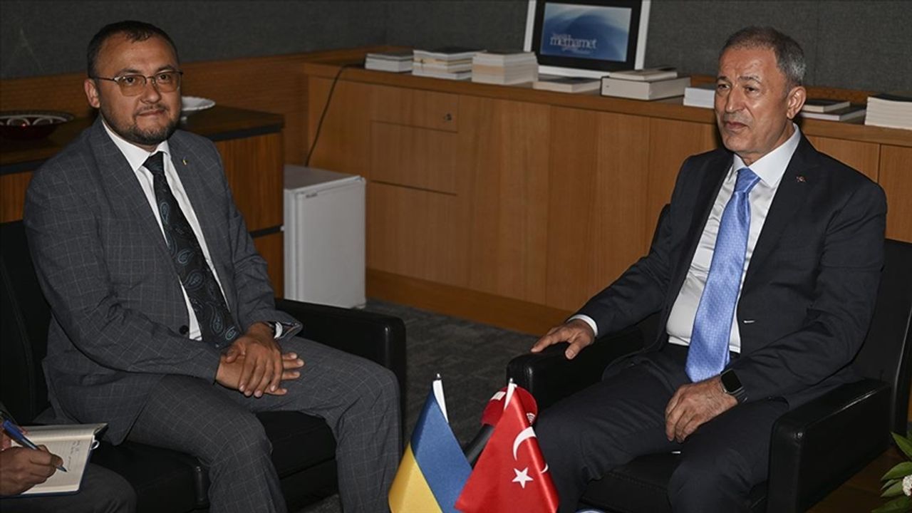 TBMM Milli Savunma Komisyonu Başkanı Hulusi Akar, Ukrayna'nın Ankara Büyükelçisi Bodnar ile görüştü