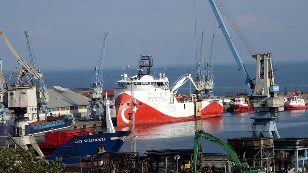 'Barbaros Hayreddin Paşa' sismik araştırma gemisi Trabzon'da