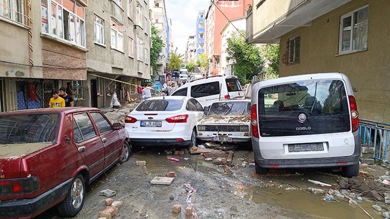 İstanbul'da selden etkilenen ailelere 15 bin lira yardım ödemesi yapılacak